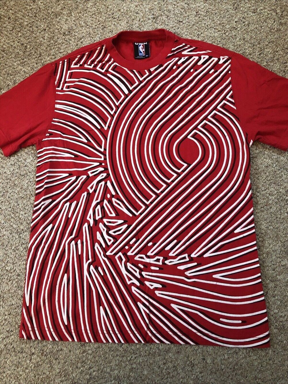 NBA UNK Portland Trailblazers All Over‎ Logo Size Medium Short Sleeve Red